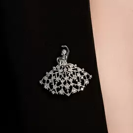 Брошь 94040334 серебро Девушка_1